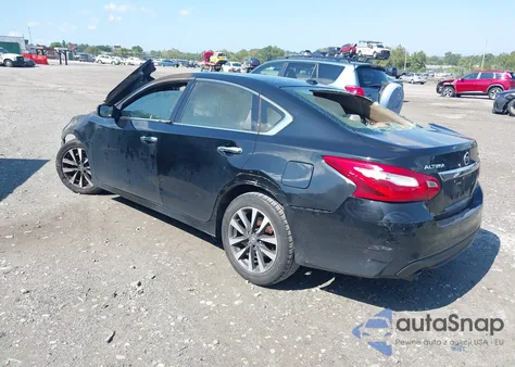 2017 Nissan Altima 2.5 Sv z USA, uszkodzony, nr VIN 1N4AL3AP8HC152973